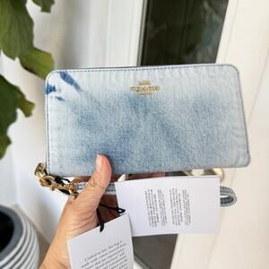 Last 3‼️Coach Long Zip Around Wallet In Loved Denim CEC21  denim/Light Indigo